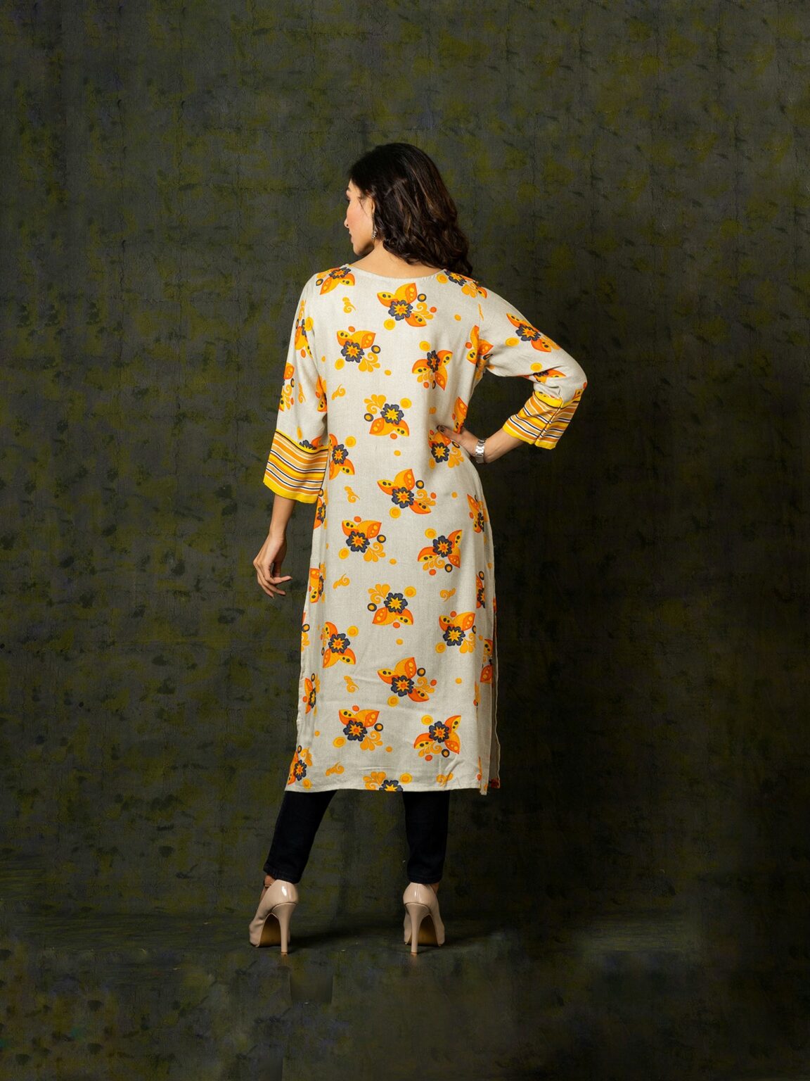 Kuchi Rayon Round Neck Kurti - Image 7