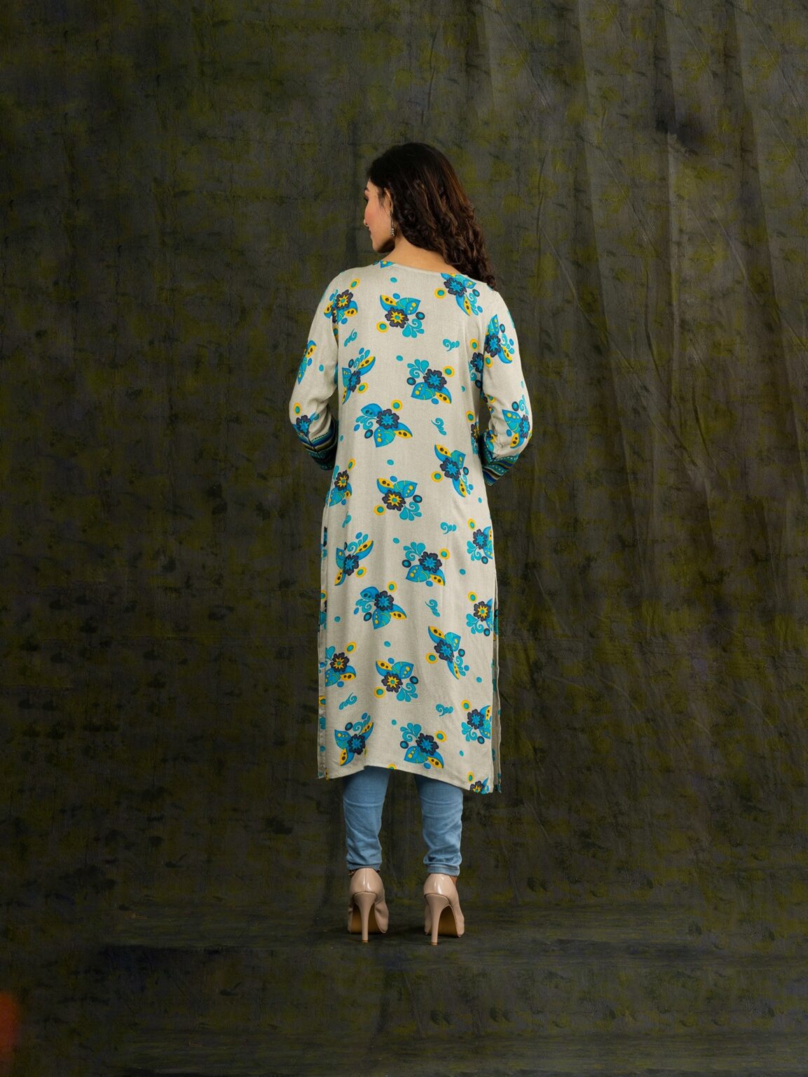 Kuchi Rayon Round Neck Kurti - Image 4