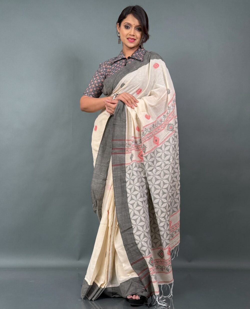 Shwet-Kaala – Off-White Handloom Khadi Insta-Saree with Black Border & Buti Weave