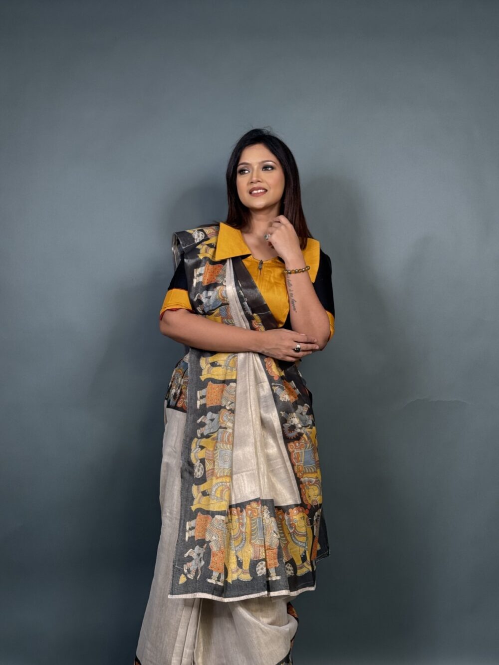 Elegant Ready-to-Wear Tissue Saree in Beige - Image 5