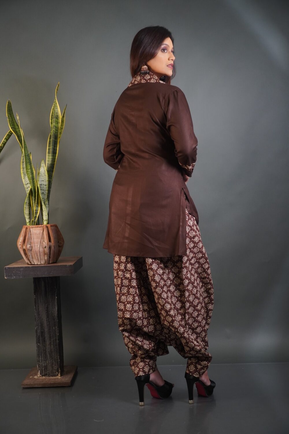 Cocoa Chic: Chocolate & Beige  Ensemble set - Image 5