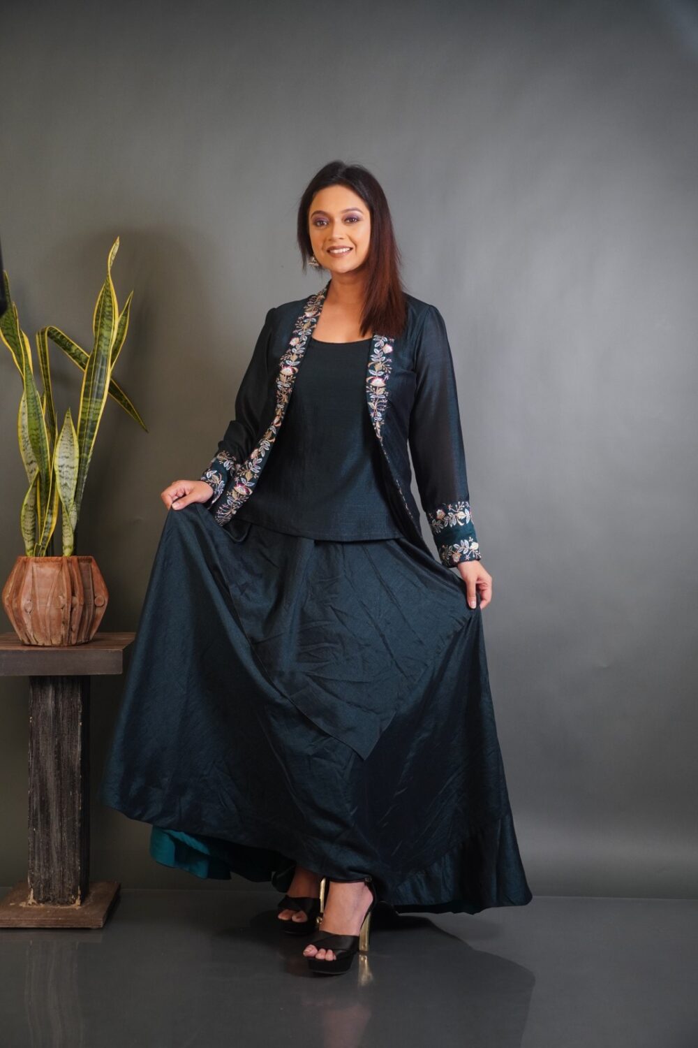 Emerald Elegance Dark peacock Green Dola Silk Fusion Set - Image 7