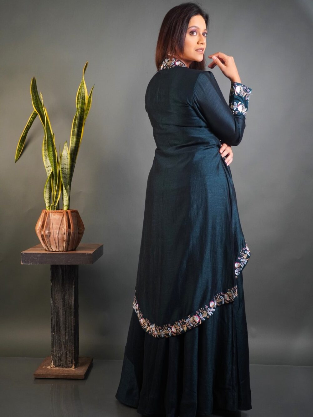Emerald Elegance Dark peacock Green Dola Silk Fusion Set - Image 4