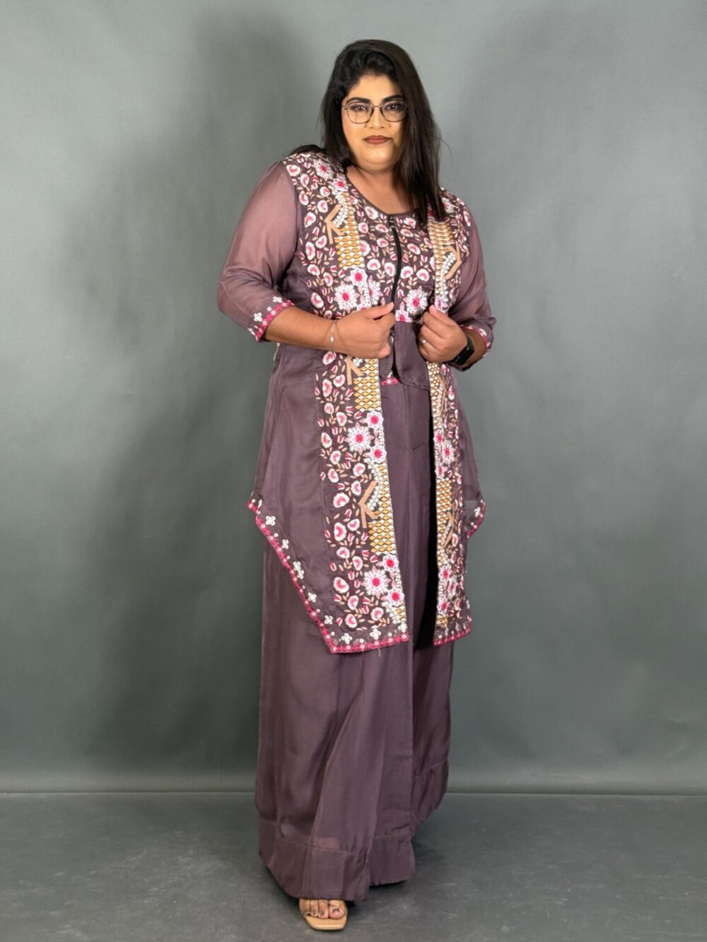 Curvy Bloom Embroidered Co-Ord Set in Onion Mauve - Image 3