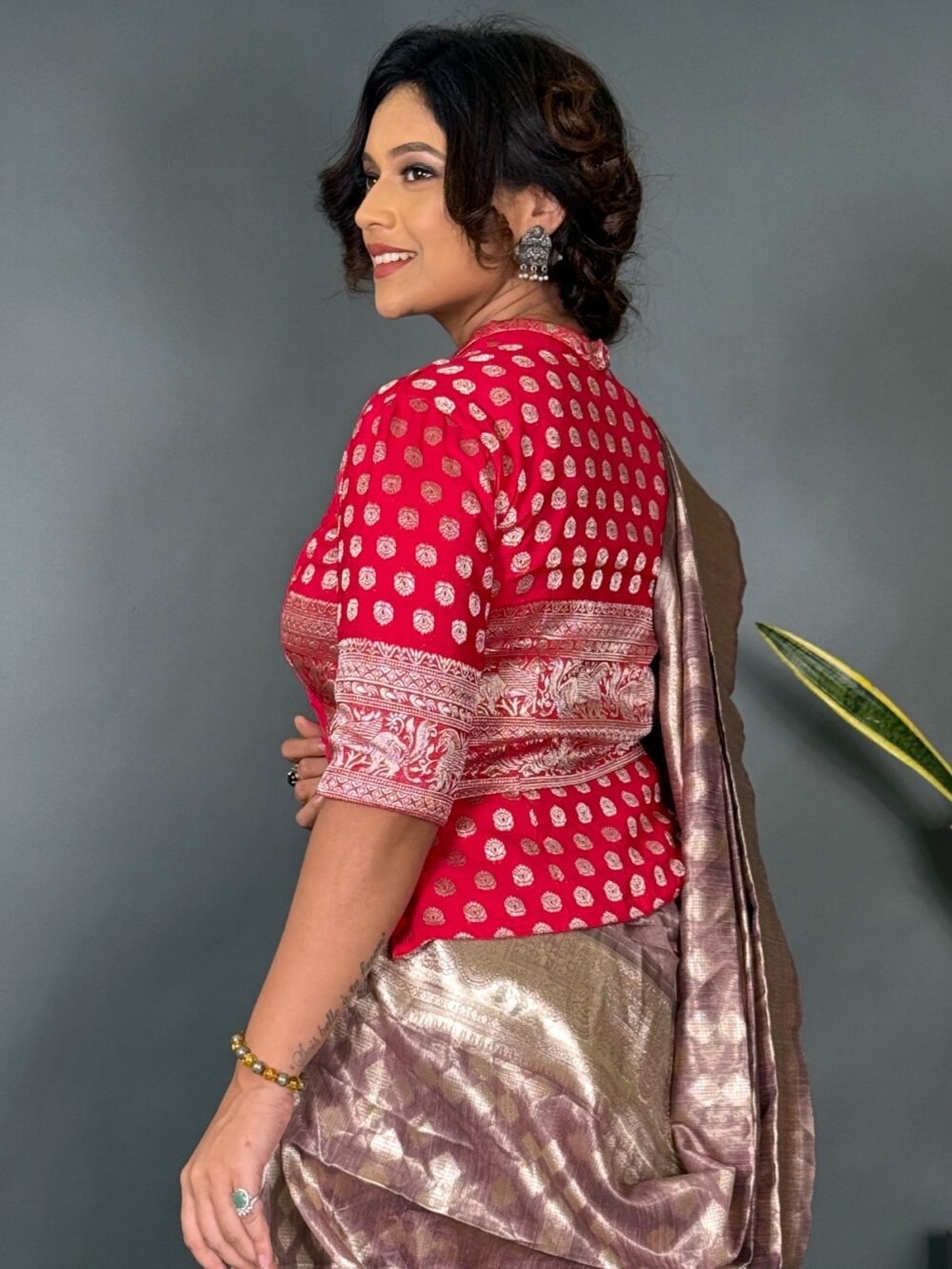 Chic in Coffee  Light Organza Banarasi Ready Saree - Image 5