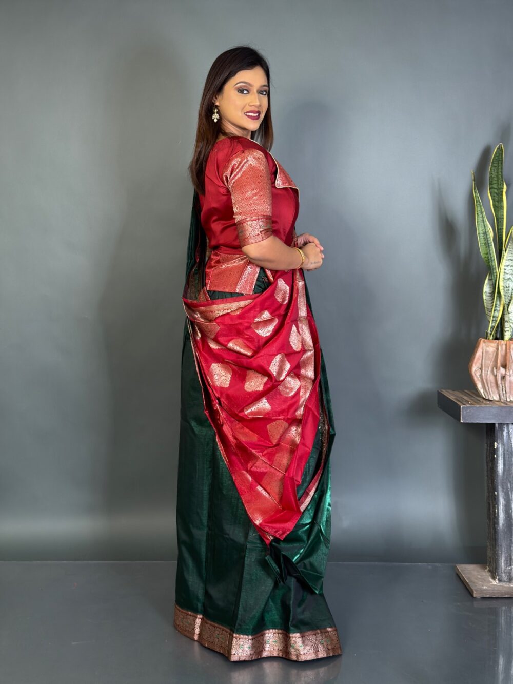 Graceful Emerald Green Ready Saree Set – Maroon Twist - Image 5