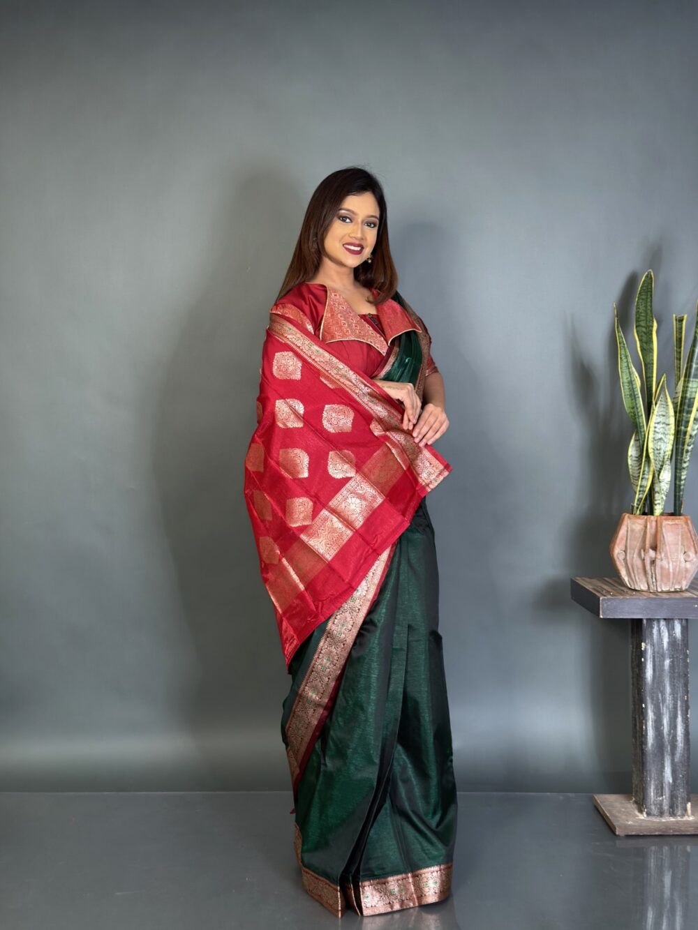 Graceful Emerald Green Ready Saree Set – Maroon Twist - Image 3