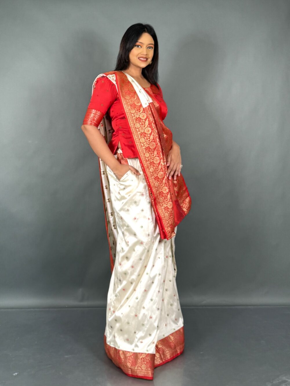 Katan Benarasi Fusion Set in Classic Red & White - Image 3