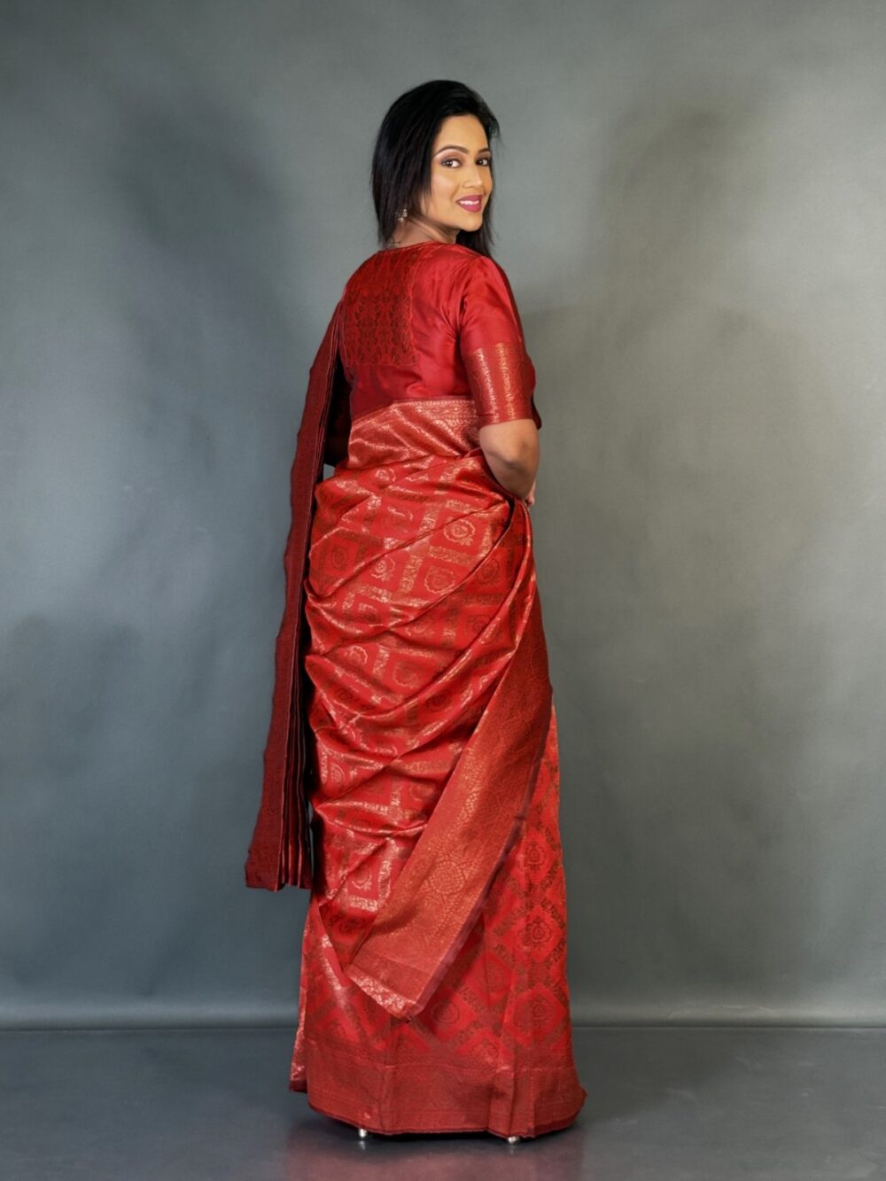 Rust Radiance Plus Semi Tussar Benarasi Saree Set - Image 4