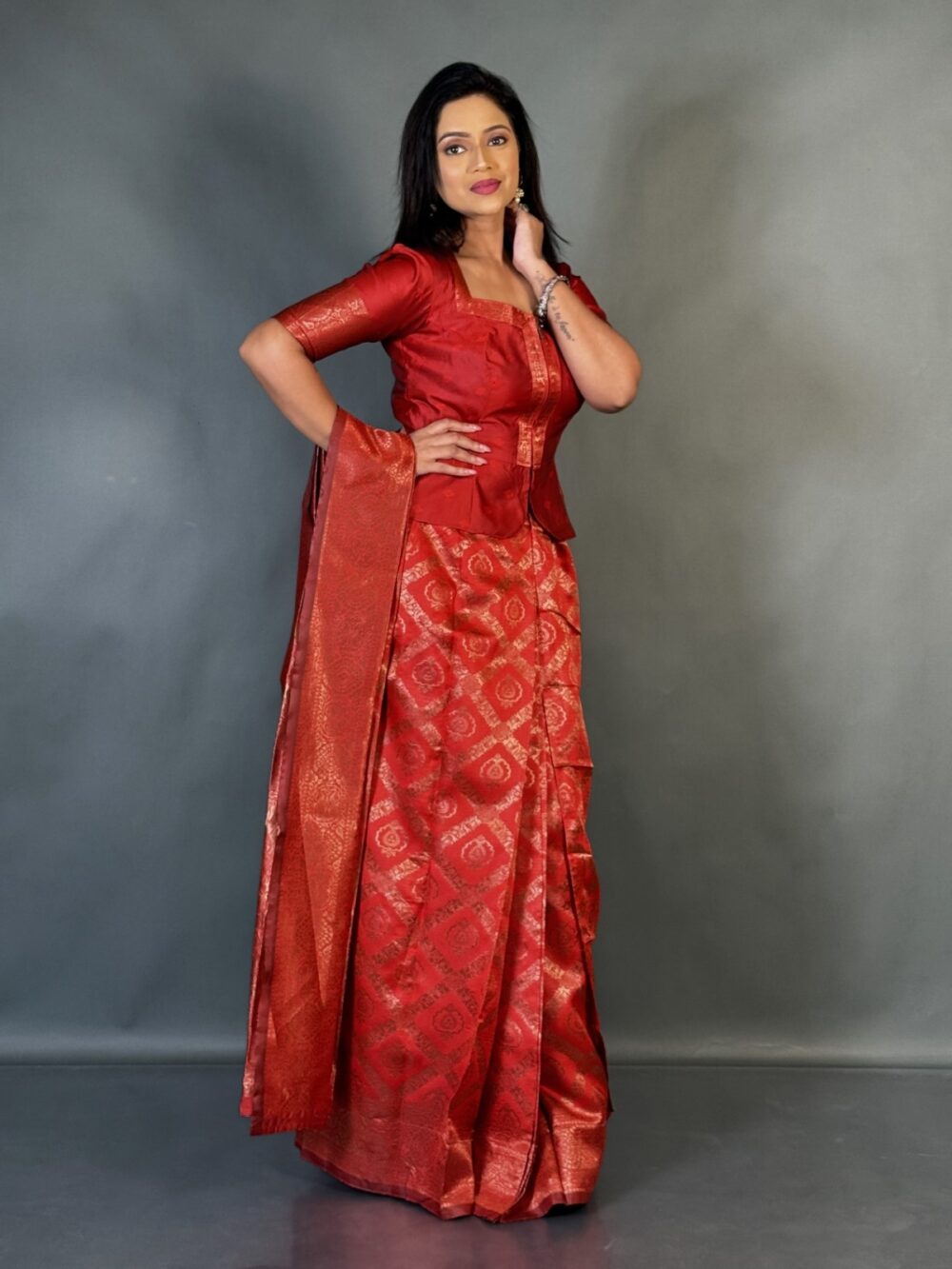 Rust Radiance Plus Semi Tussar Benarasi Saree Set - Image 6
