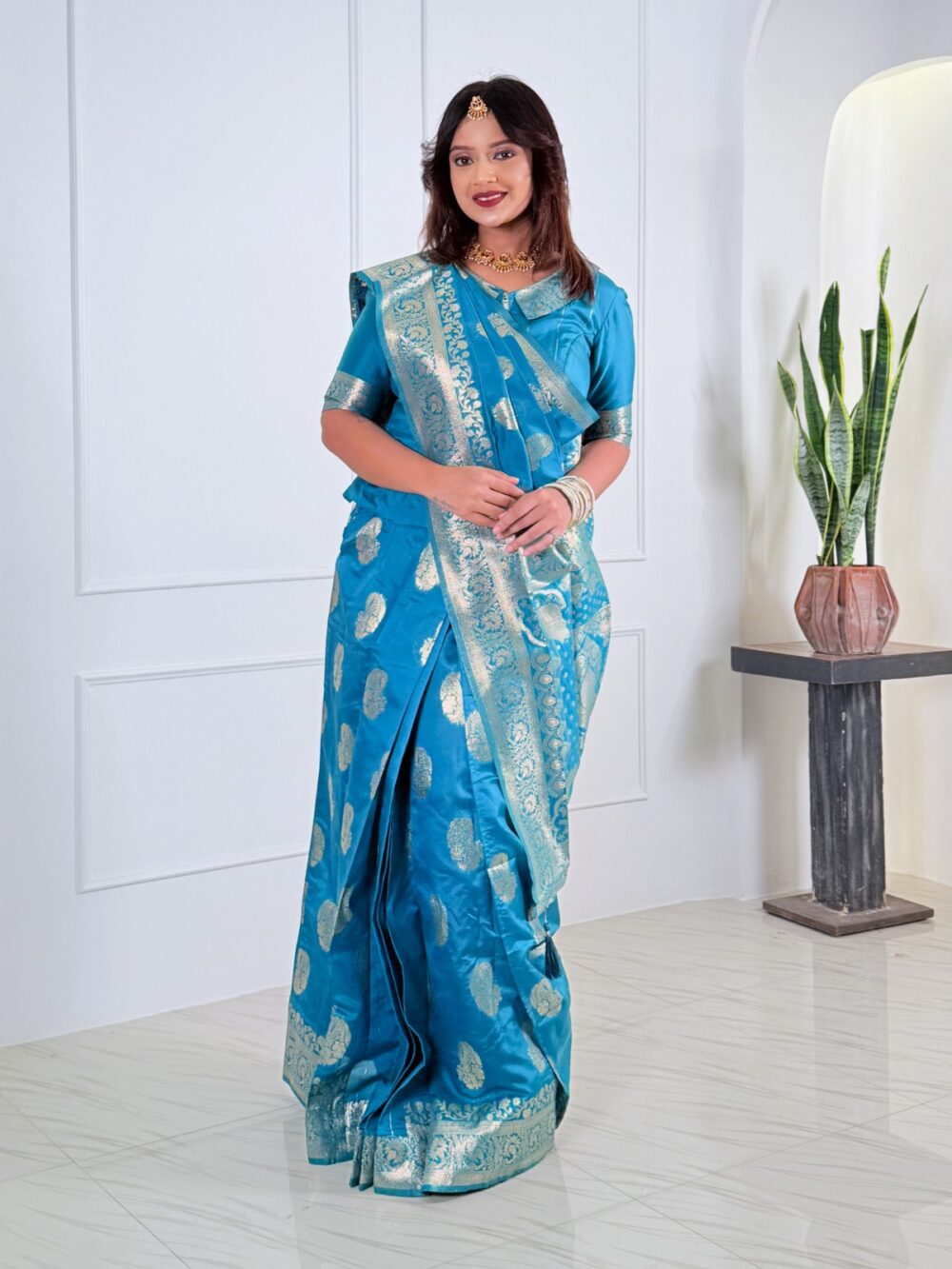Sea Green Aura Ready-to-Wear Saree Set