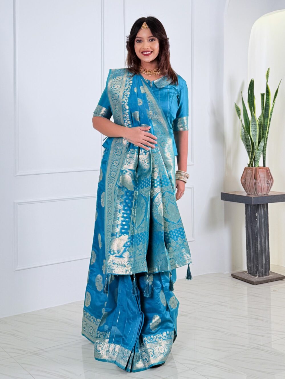 Sea Green Aura Ready-to-Wear Saree Set - Image 2
