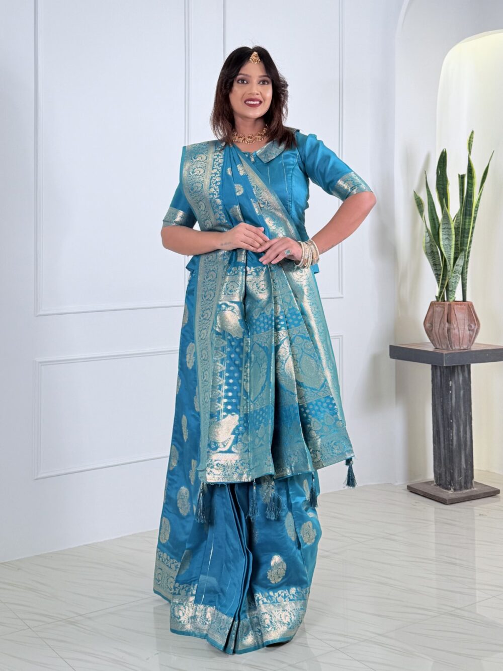 Sea Green Aura Ready-to-Wear Saree Set - Image 3