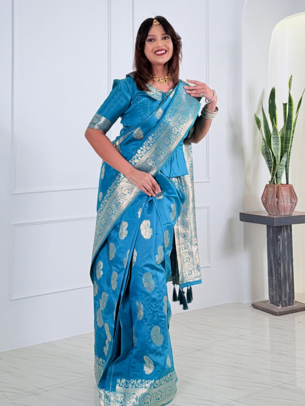 Sea Green Aura Ready-to-Wear Saree Set - Image 5