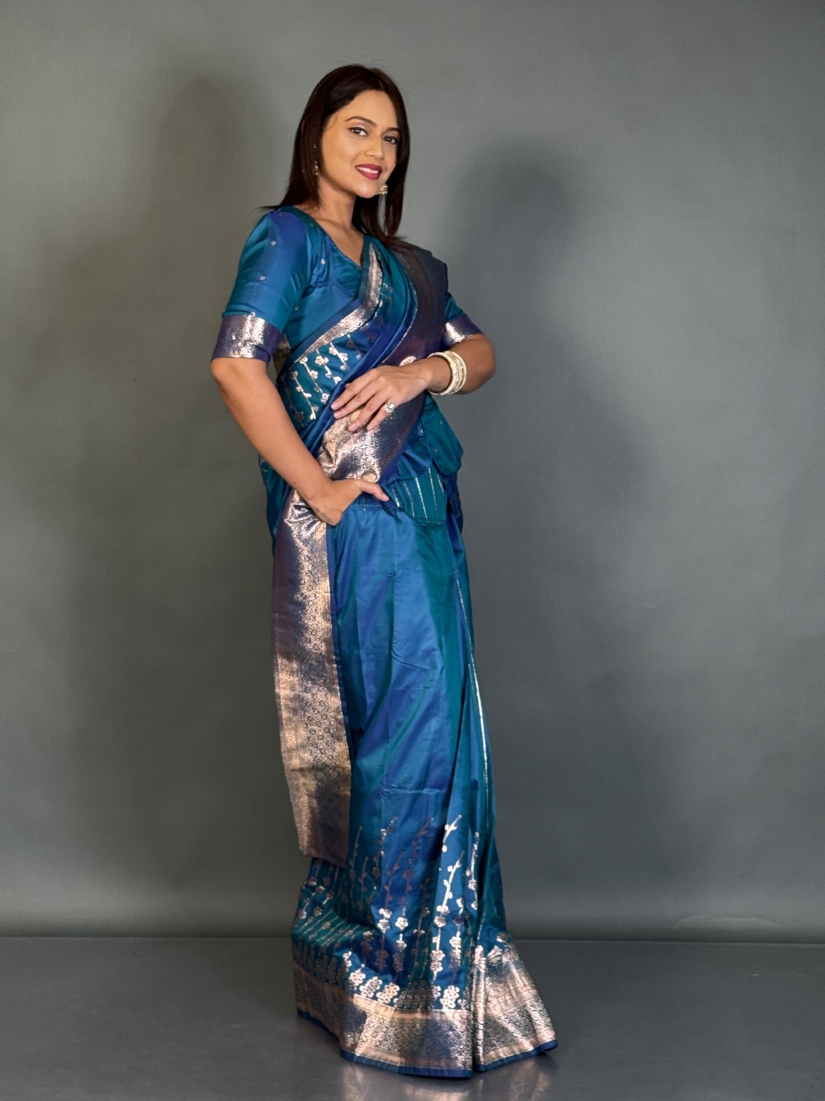 Moonlit Firoza Semi Katan Banarasi Plus Size Saree Set - Image 4