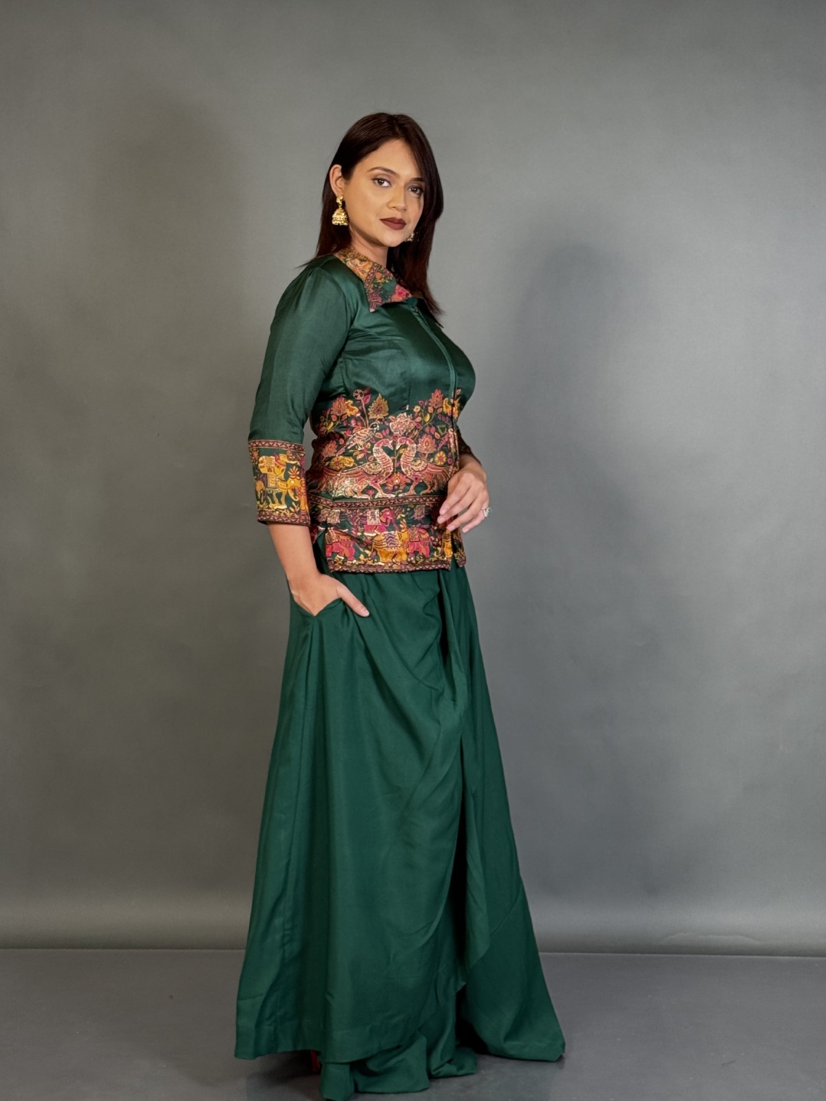 Regal Bottle Green Baluchori Silk Fusion Set - Image 2