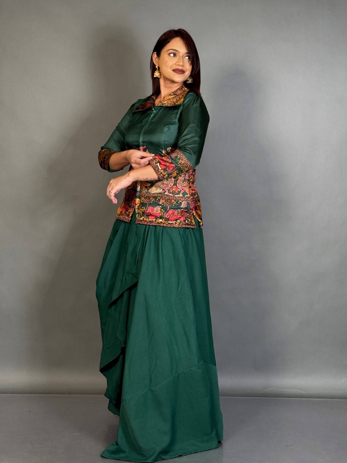 Regal Bottle Green Baluchori Silk Fusion Set - Image 4