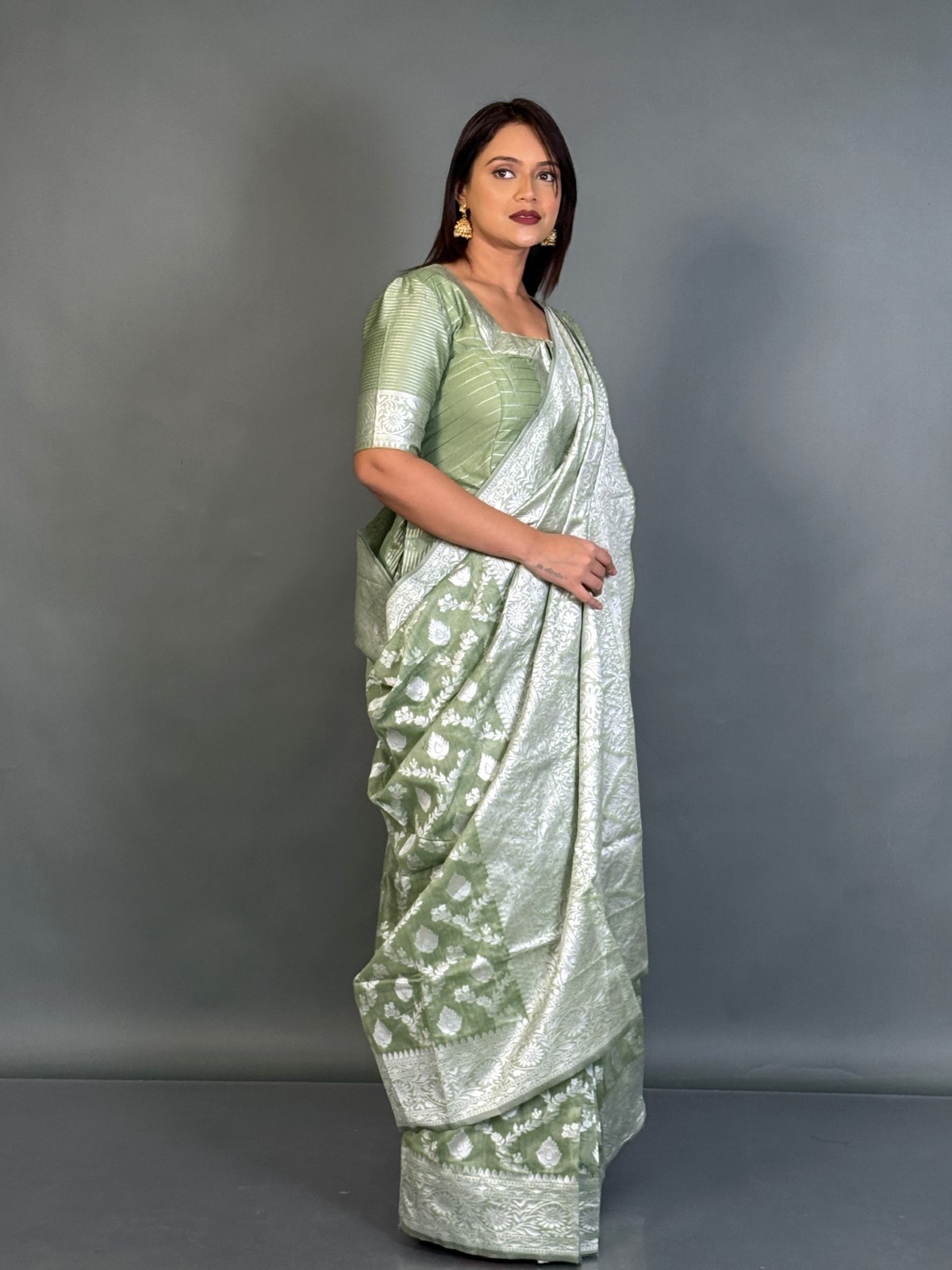 Pista Bloom Jamdani Ready-to-Wear Saree Set - Image 5