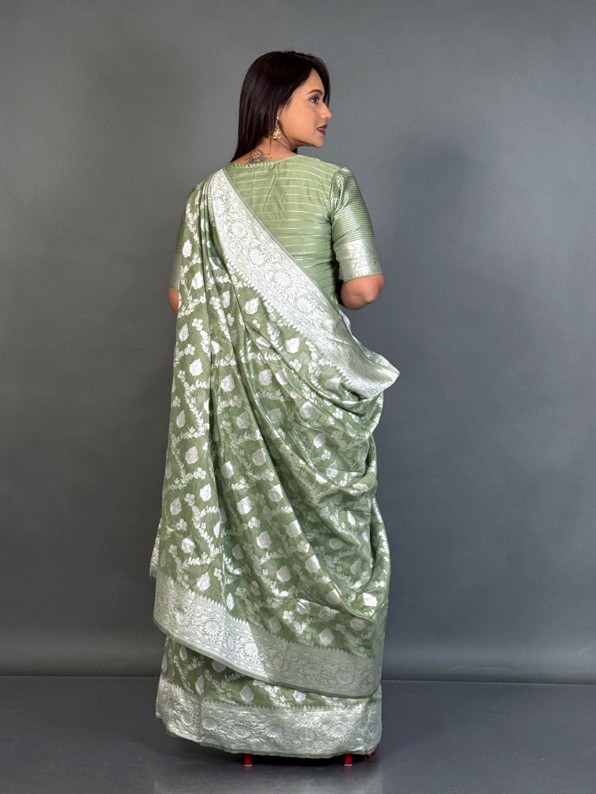 Pista Bloom Jamdani Ready-to-Wear Saree Set - Image 4