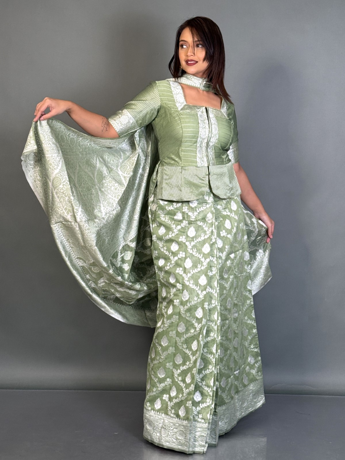 Pista Bloom Jamdani Ready-to-Wear Saree Set - Image 3