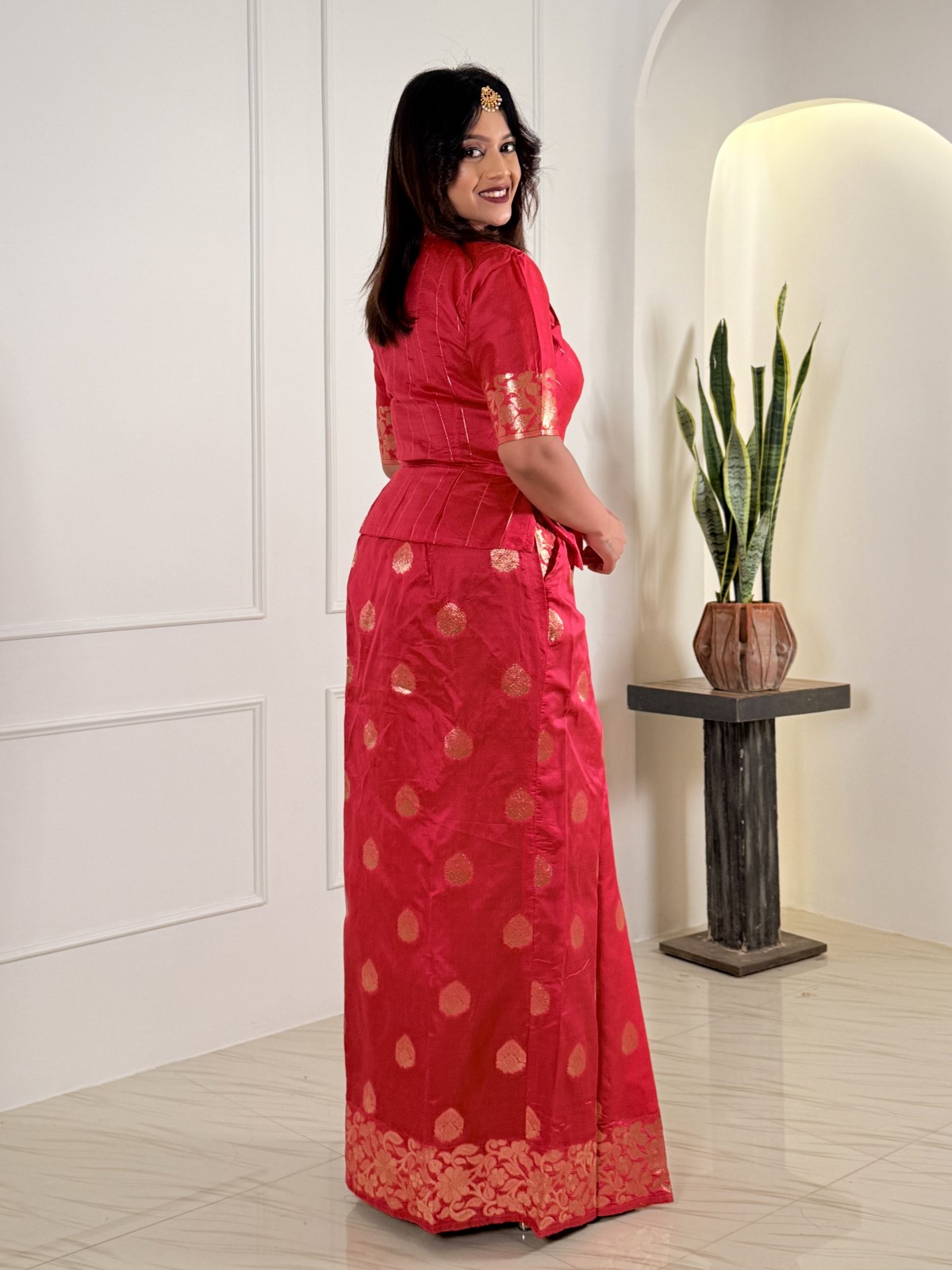 Red Reverie Semi Katan Banarasi Fusion Saree Set - Image 5