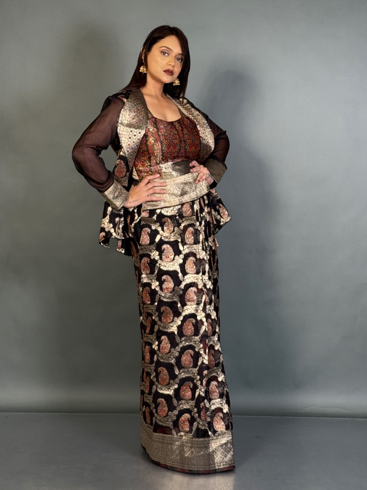 Semi-Tussar Banarasi Saree Set for Curvy Women - Image 2