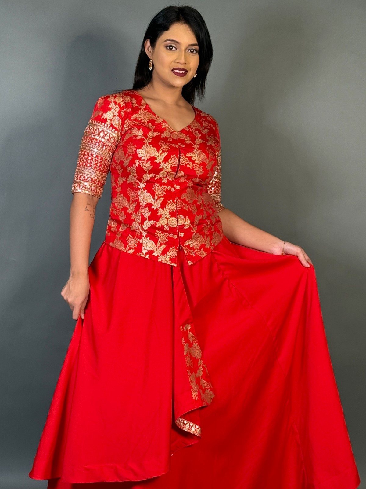 Royal Red Plus-Size Benarasi Blouse and Skirt Fusion Set - Image 2